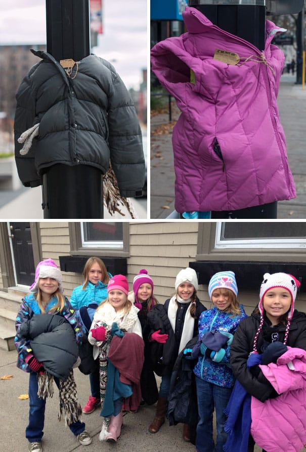 Дети раздают пальто для бездомных