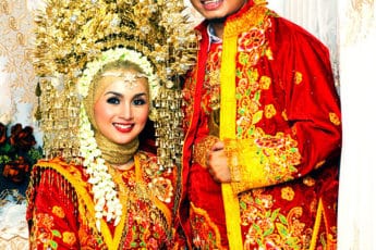 Свадебный наряд в Индонезии