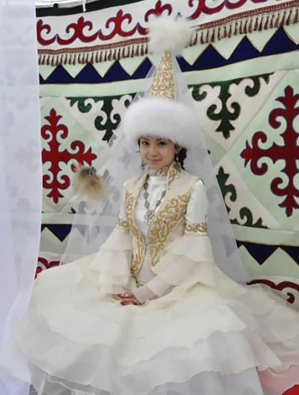 Свадебный наряд в Казахстане