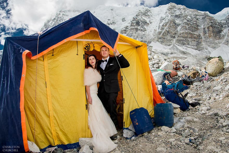 Свадебная палатка в горах Непала