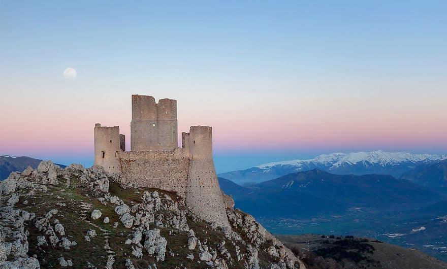 Старинный замок в Италии
