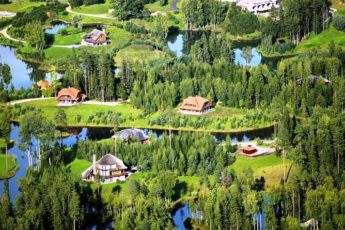 Экологически чистое поселение в Латвии